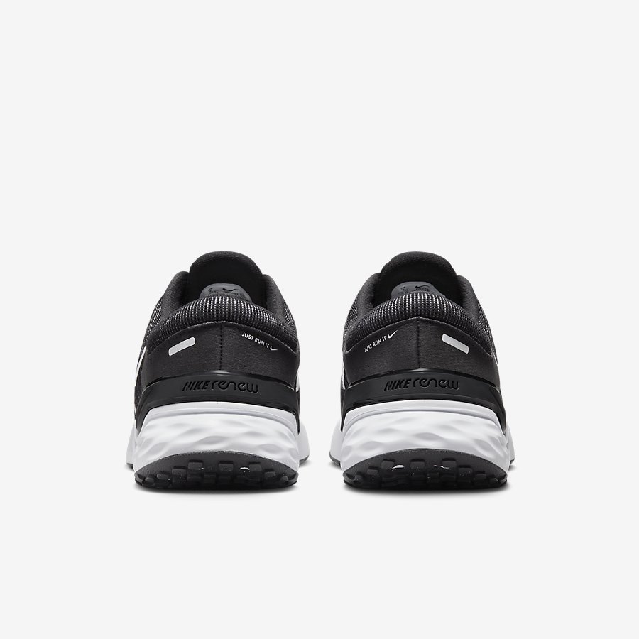 Giày Nike Renew Run 4 Nữ Đen Trắng
