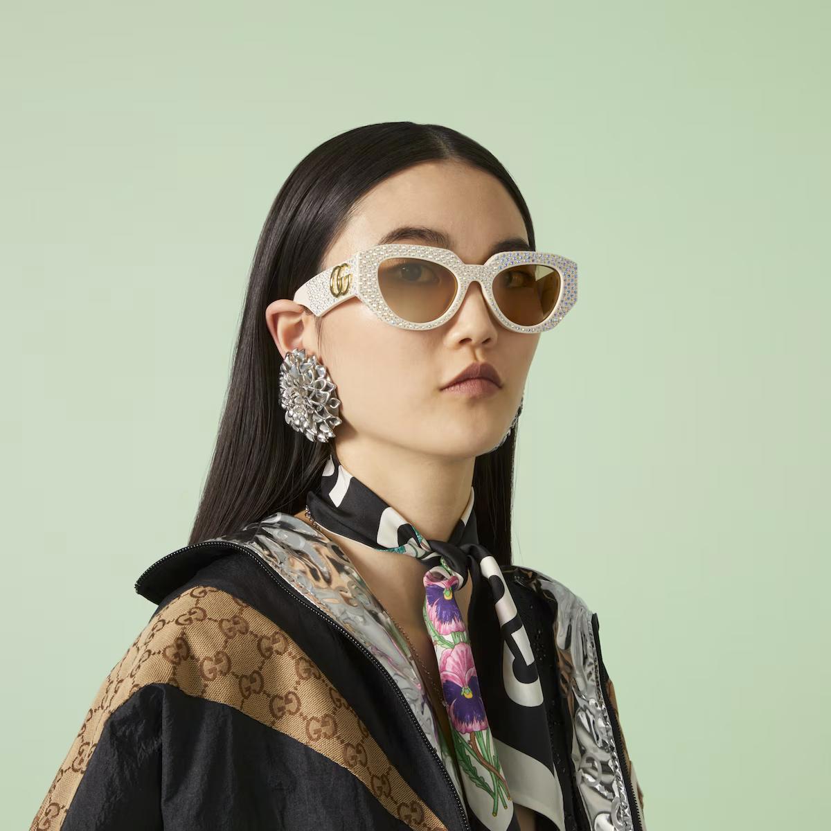 Kính Gucci Geometric-Frame Sunglasses Nữ Trắng Đính Đá