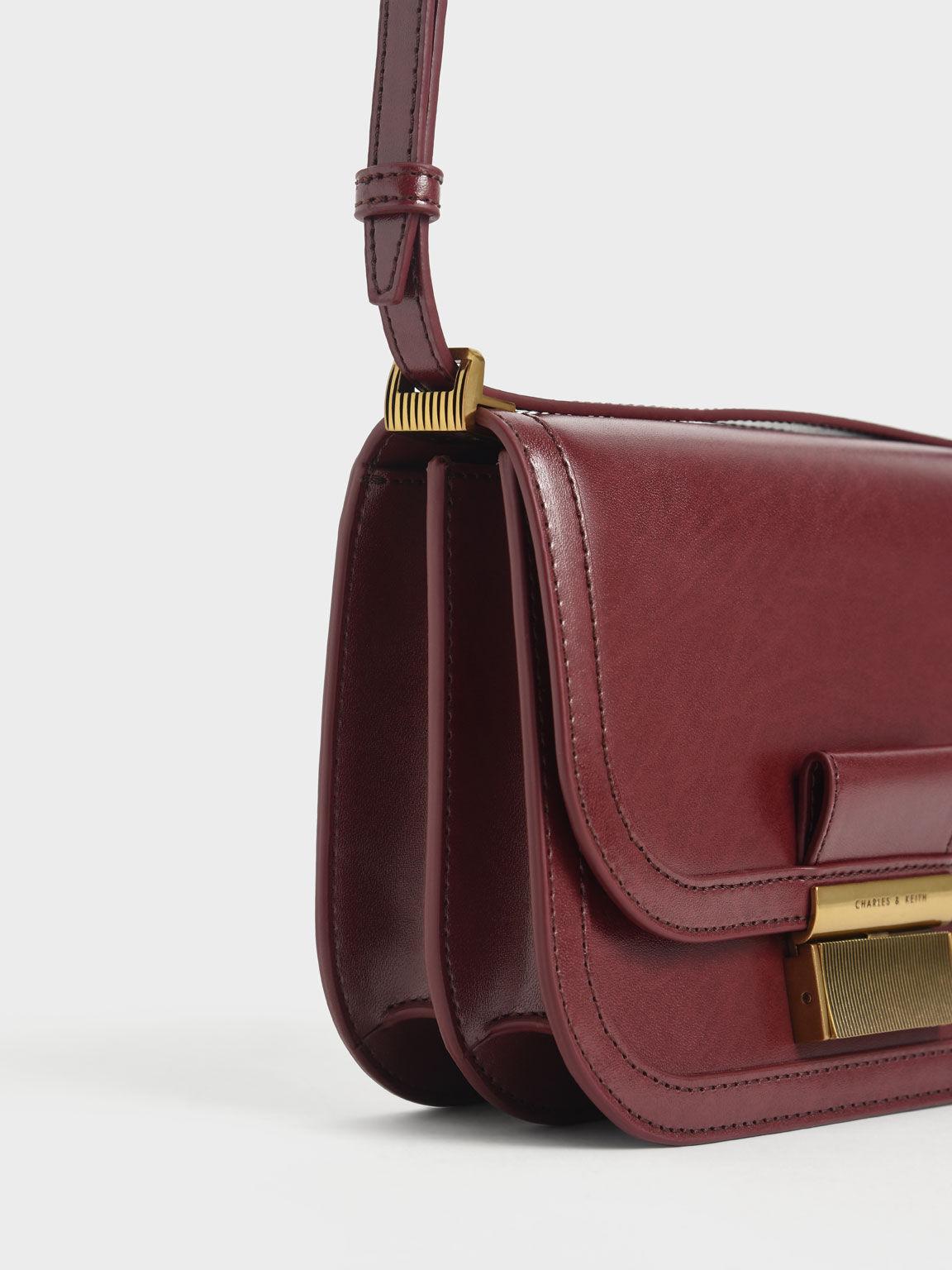 Túi Charles Keith Đeo Chéo Nắp Gập Charlot Hồng Burgundy