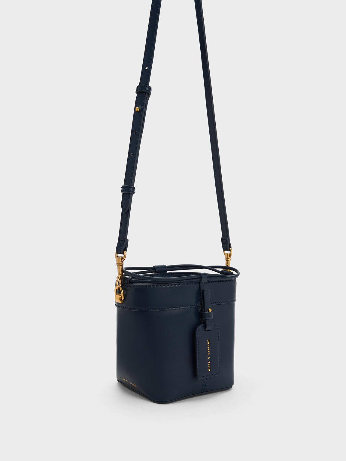 Túi Charles Keith Rút Dây Cordele Xanh Navy