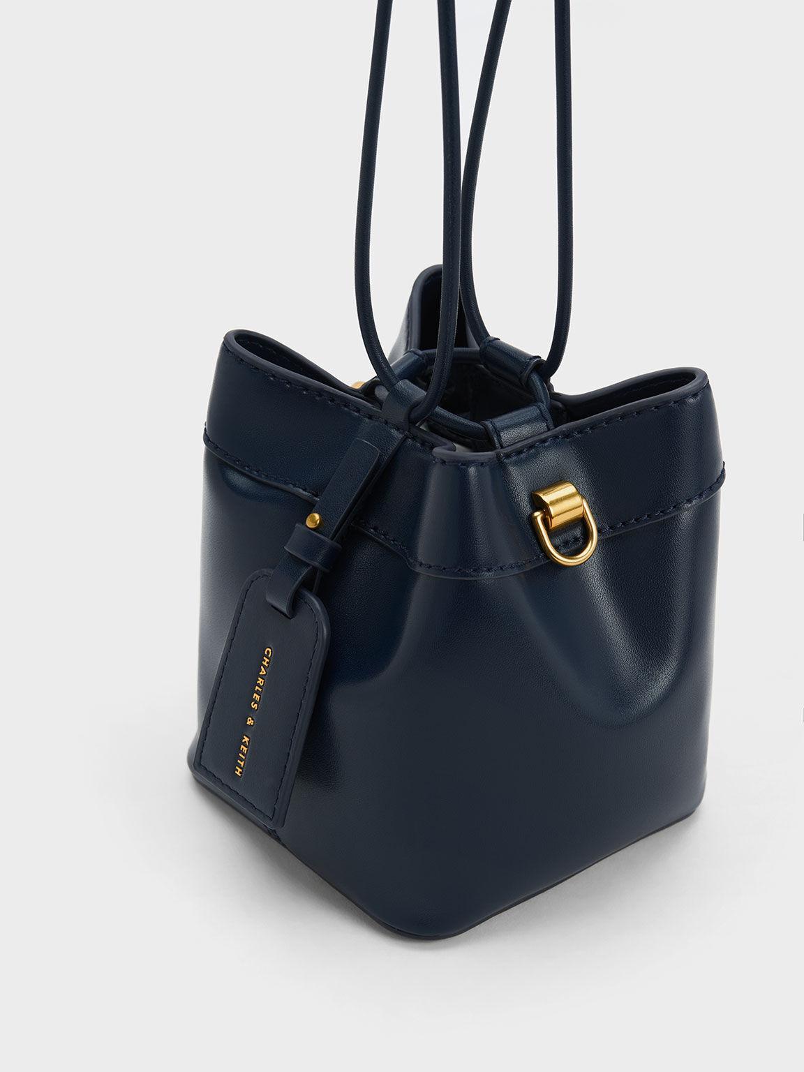 Túi Charles Keith Rút Dây Cordele Xanh Navy