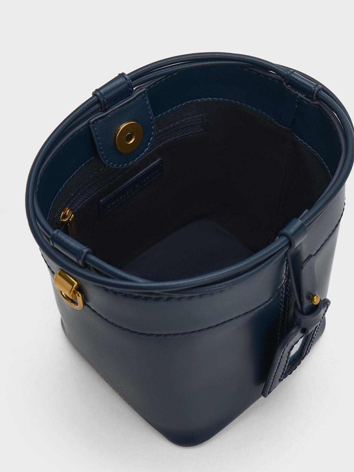 Túi Charles Keith Rút Dây Cordele Xanh Navy