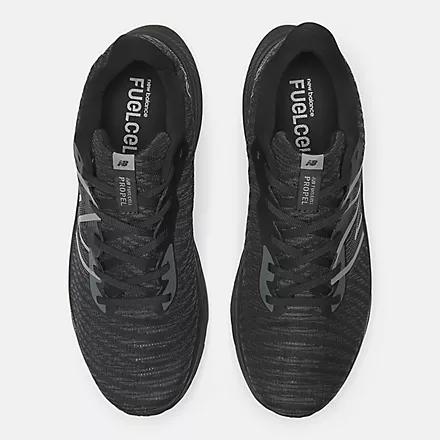 Giày New Balance Fuelcell Propel V4 Nam Đen