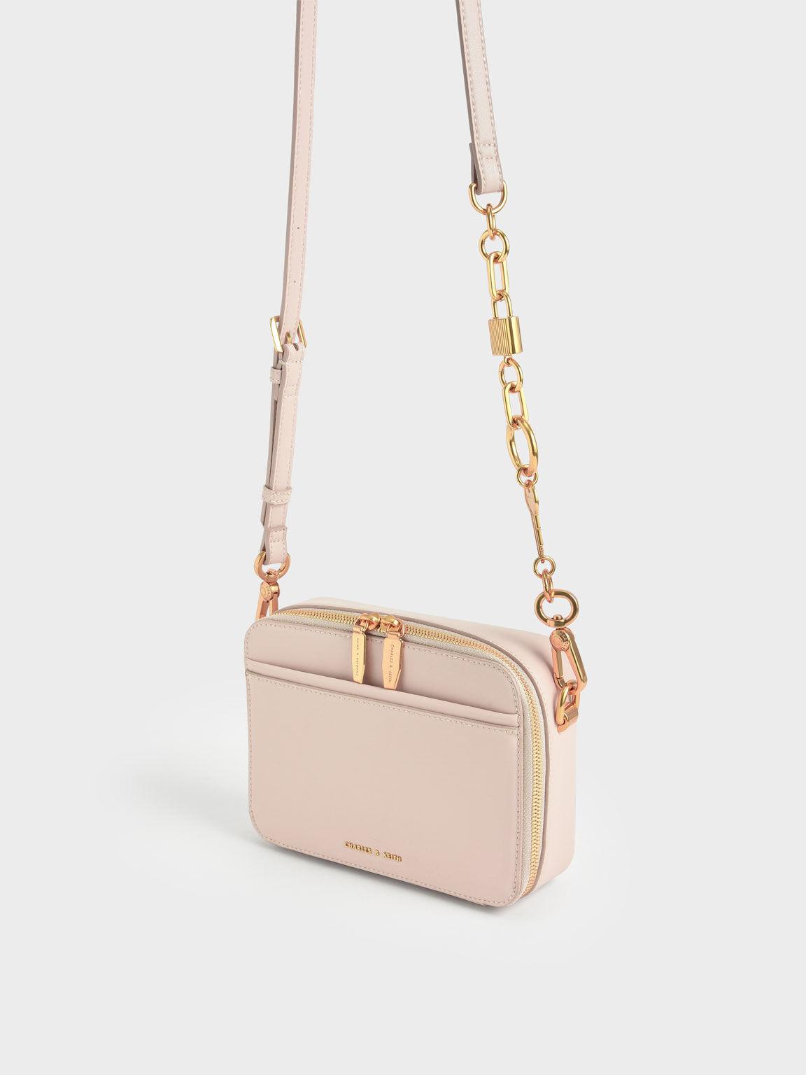 Túi Charles Keith Đeo Chéo Chunky Chain Handle Two-Way Zip Hồng Nhạt