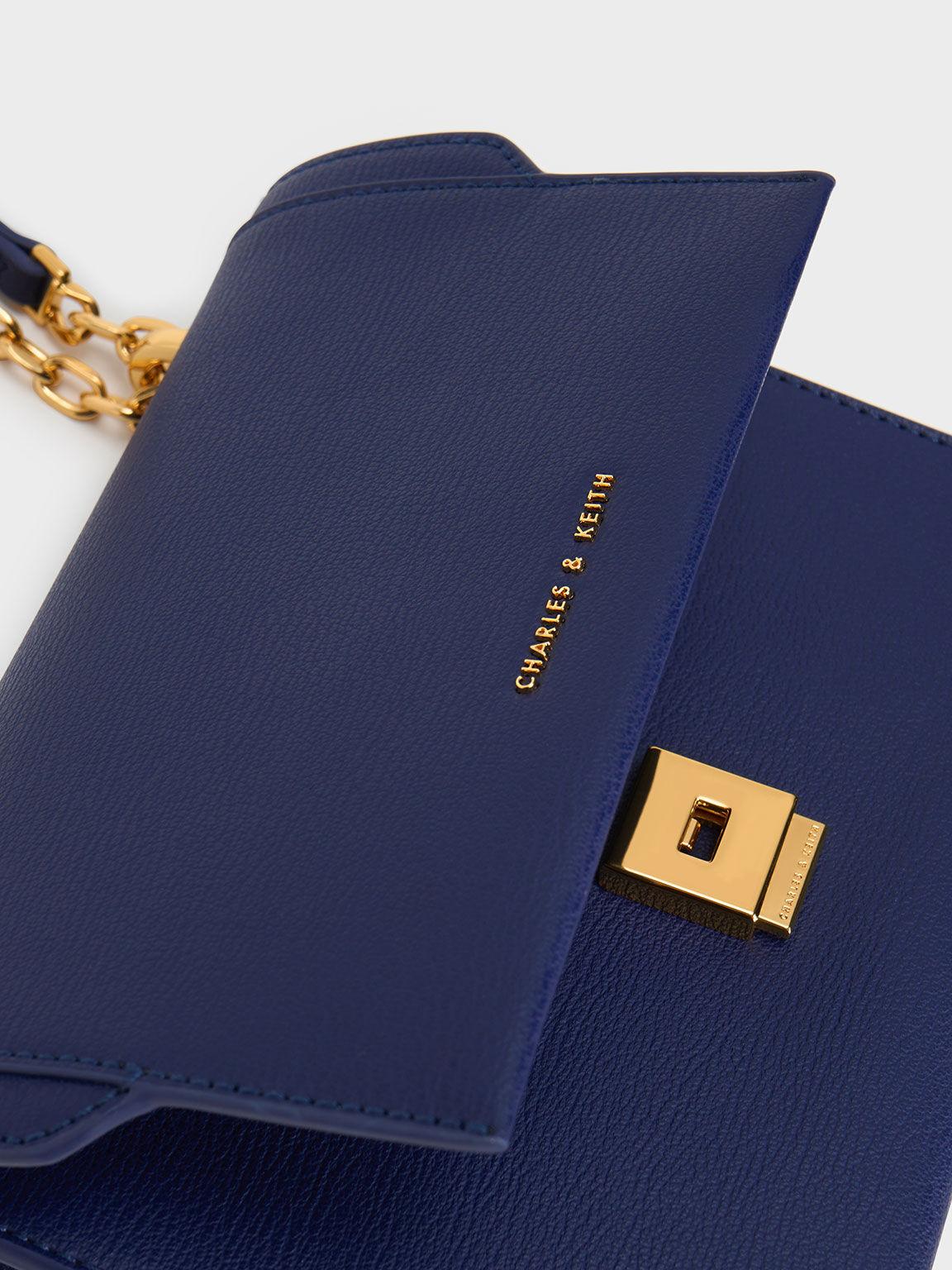 Túi Charles Keith Đeo Vai Phom Chữ Nhật Front Flap Xanh Navy