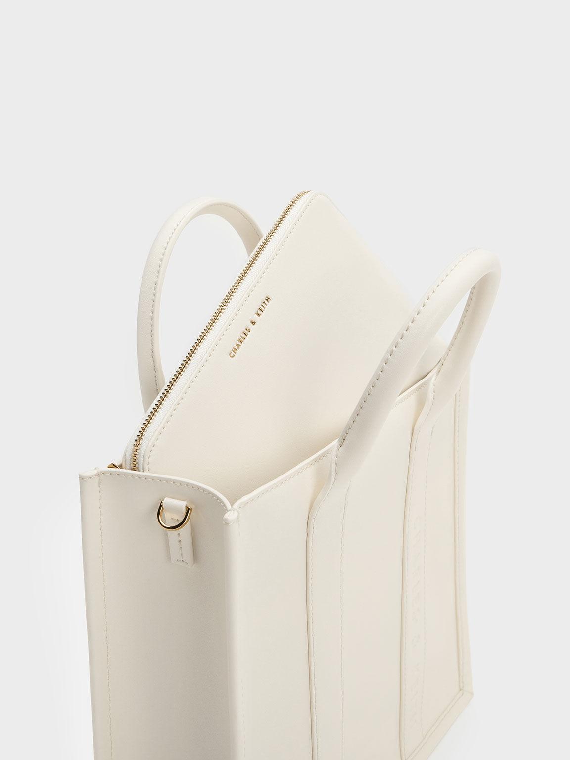 Túi Charles Keith Tote Phom Vuông Clover Trapeze Kem