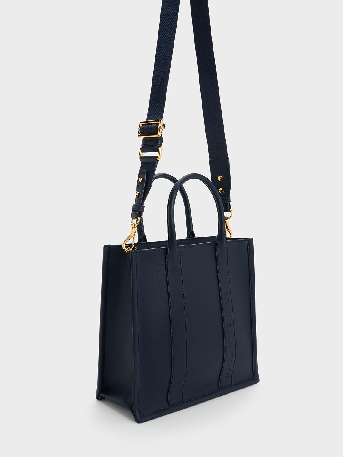 Túi Charles Keith Tote Phom Vuông Clover Trapeze Xanh Navy