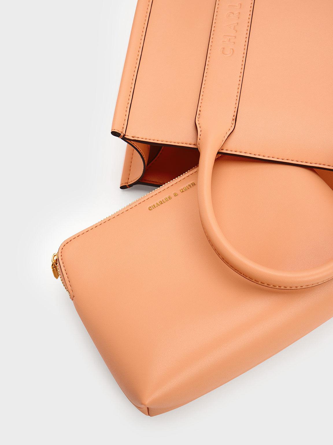 Túi Charles Keith Tote Phom Vuông Clover Trapeze Cam