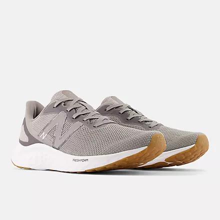 Giày New Balance Fresh Foam Arishi V4 Nam Xám