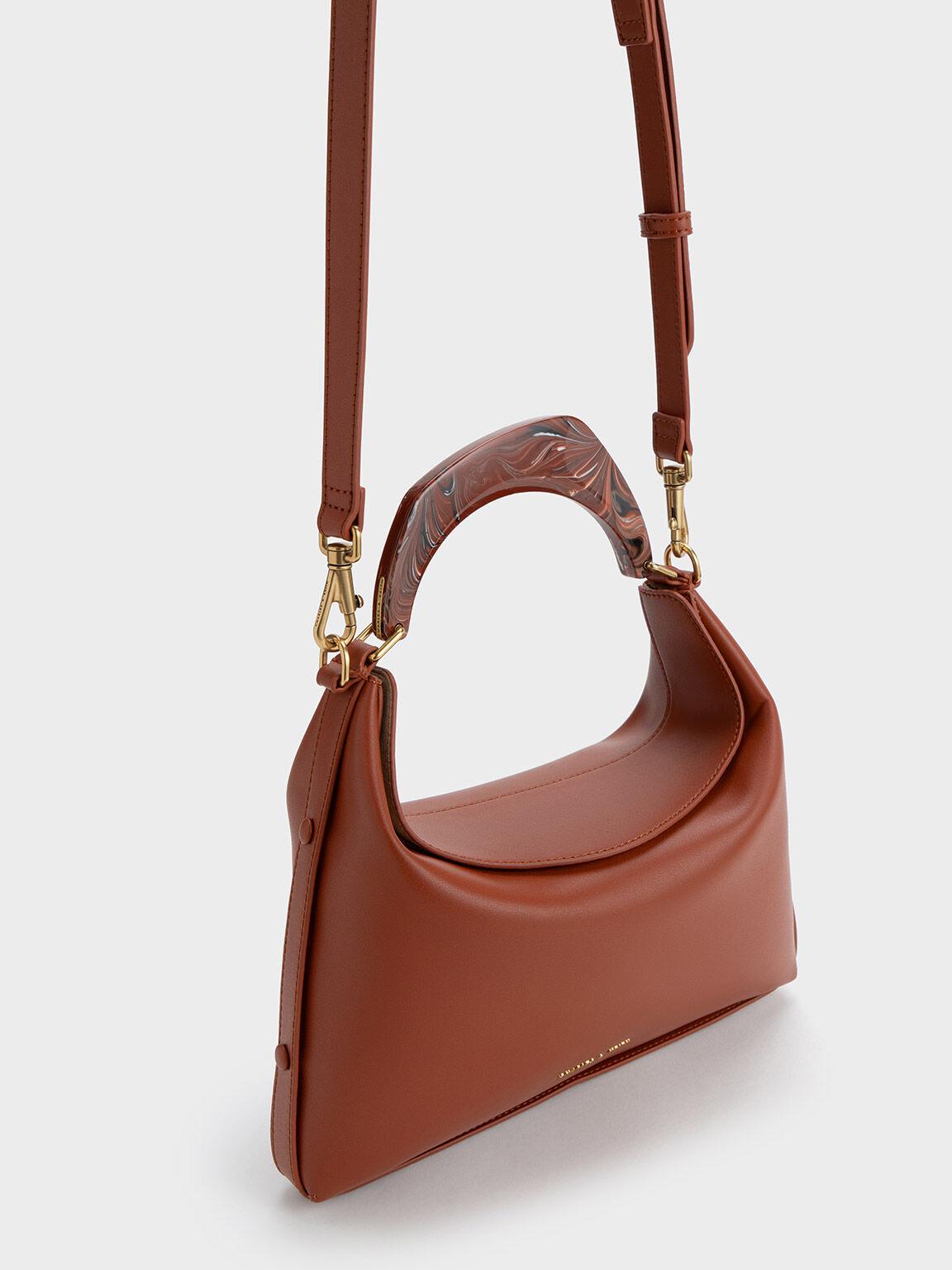 Túi Charles Keith Đeo Vai Hình Thang Marlin Acrylic Mocha