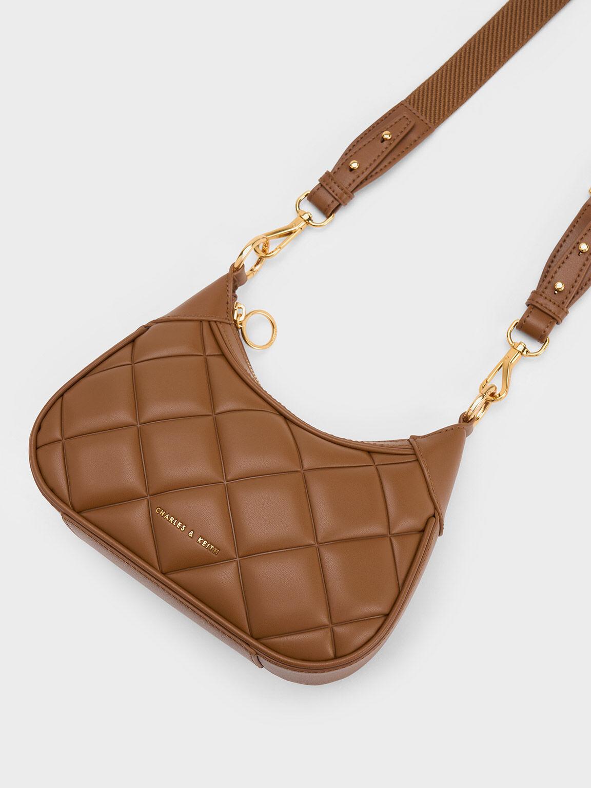 Túi Charles Keith Đeo Vai Chần Bông Alcott Scarf Chain-Link Quilted Chocolate