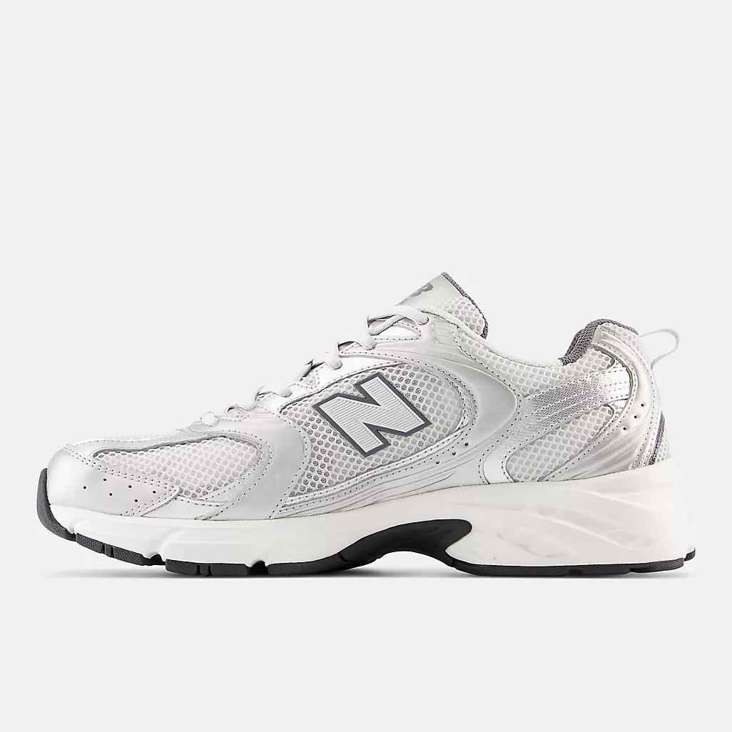 Giày New Balance 530 Nữ Màu Trắng Đen