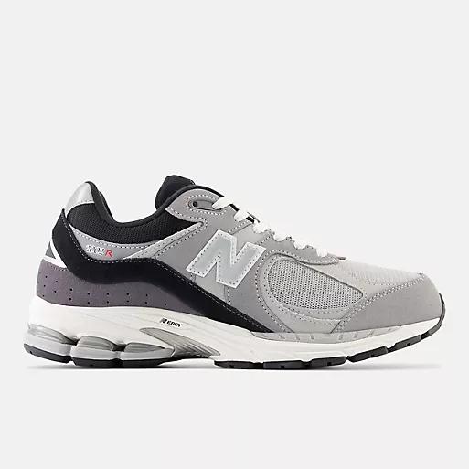 Giày New Balance 2002R Nữ Màu Xám Đen