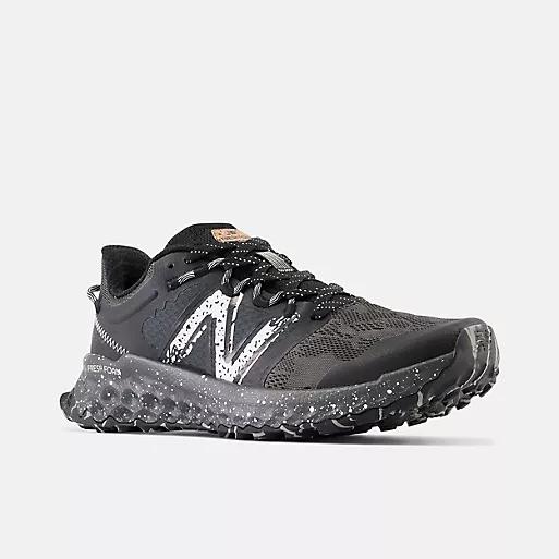 Giày New Balance Fresh Foam Garoé Nữ Màu Đen Trắng