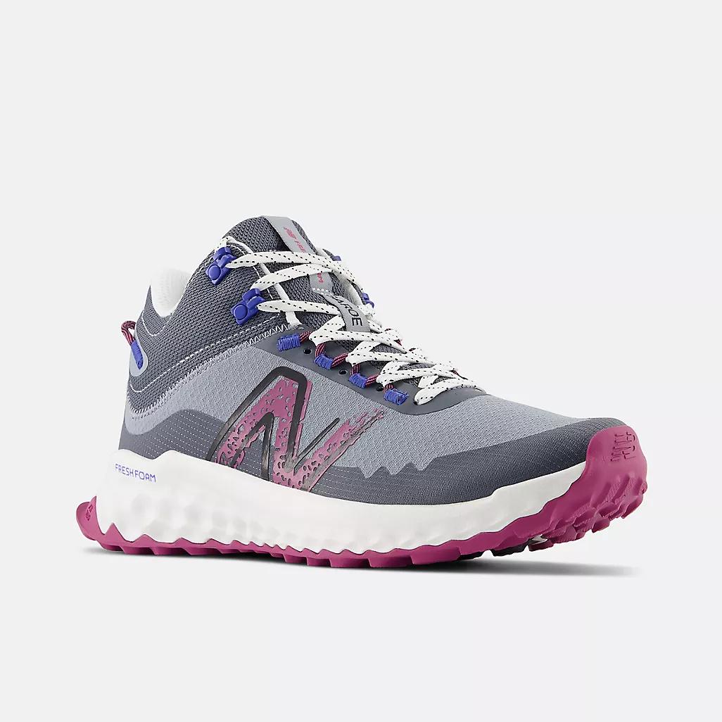 Giày New Balance Fresh Foam Garoé Midcut Nữ Màu Đen Hồng