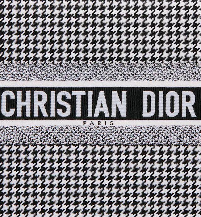 Túi Dior Medium Dior Book Tote Black And White