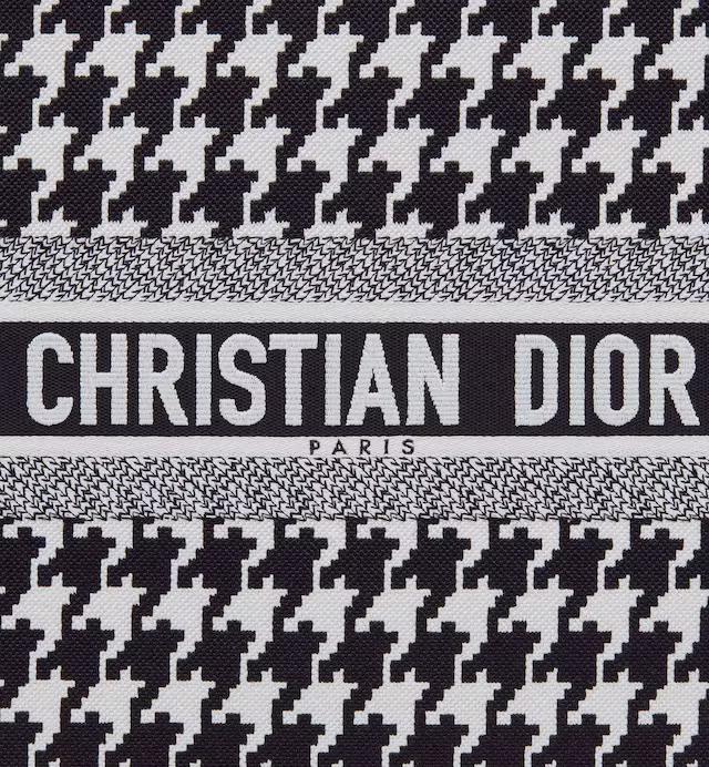 Túi Dior Medium Dior Book Tote Black And White Macro