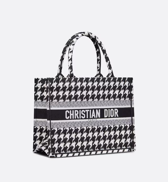 Túi Dior Medium Dior Book Tote Black And White Macro