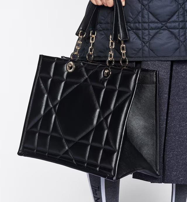 Túi Dior Medium Essential Tote Bag Black Archicannage Calfskin