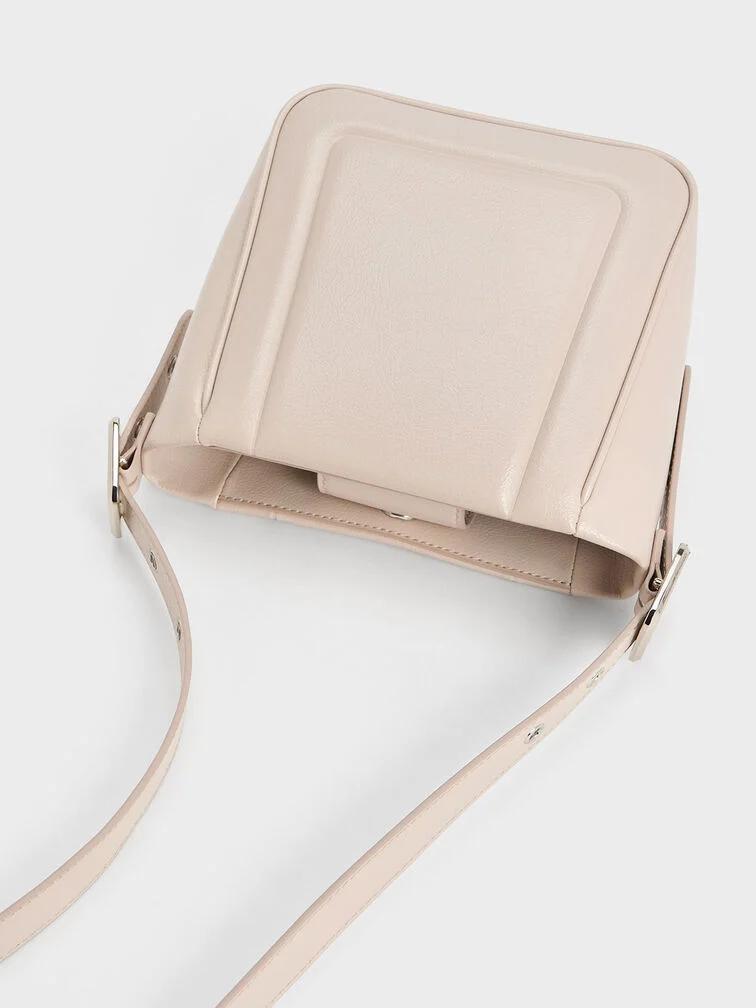 Túi Charles & Keith Petra Boxy Bucket Nữ Kem