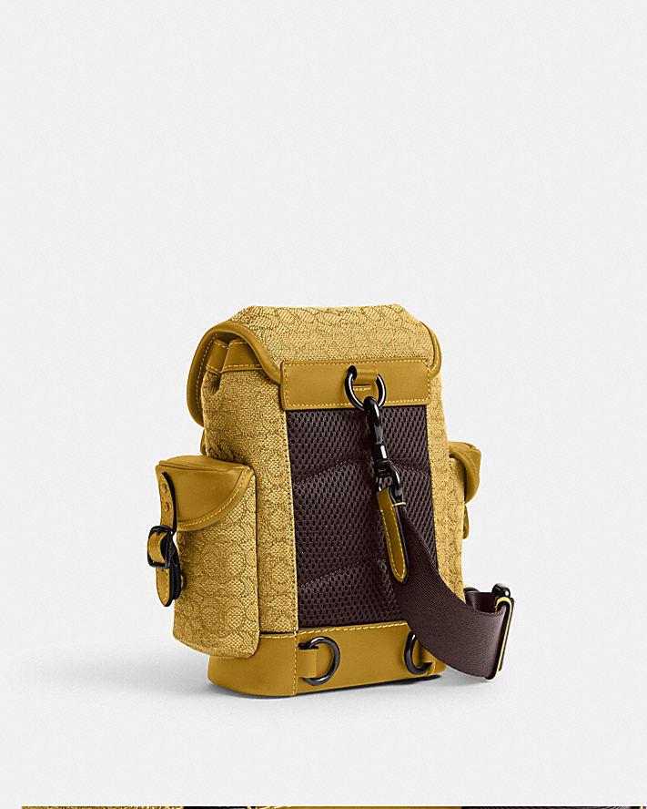 Túi Coach Hitch Backpack 13 In Micro Signature Jacquard Nam Vàng