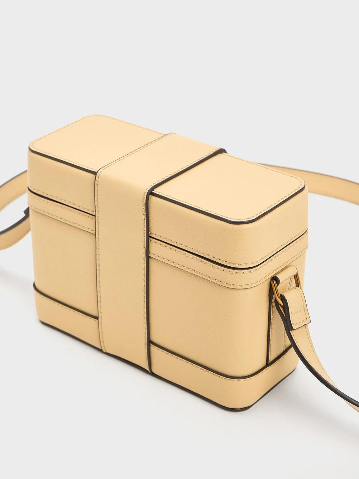 Túi Charles & Keith Bronte Boxy Nữ Be