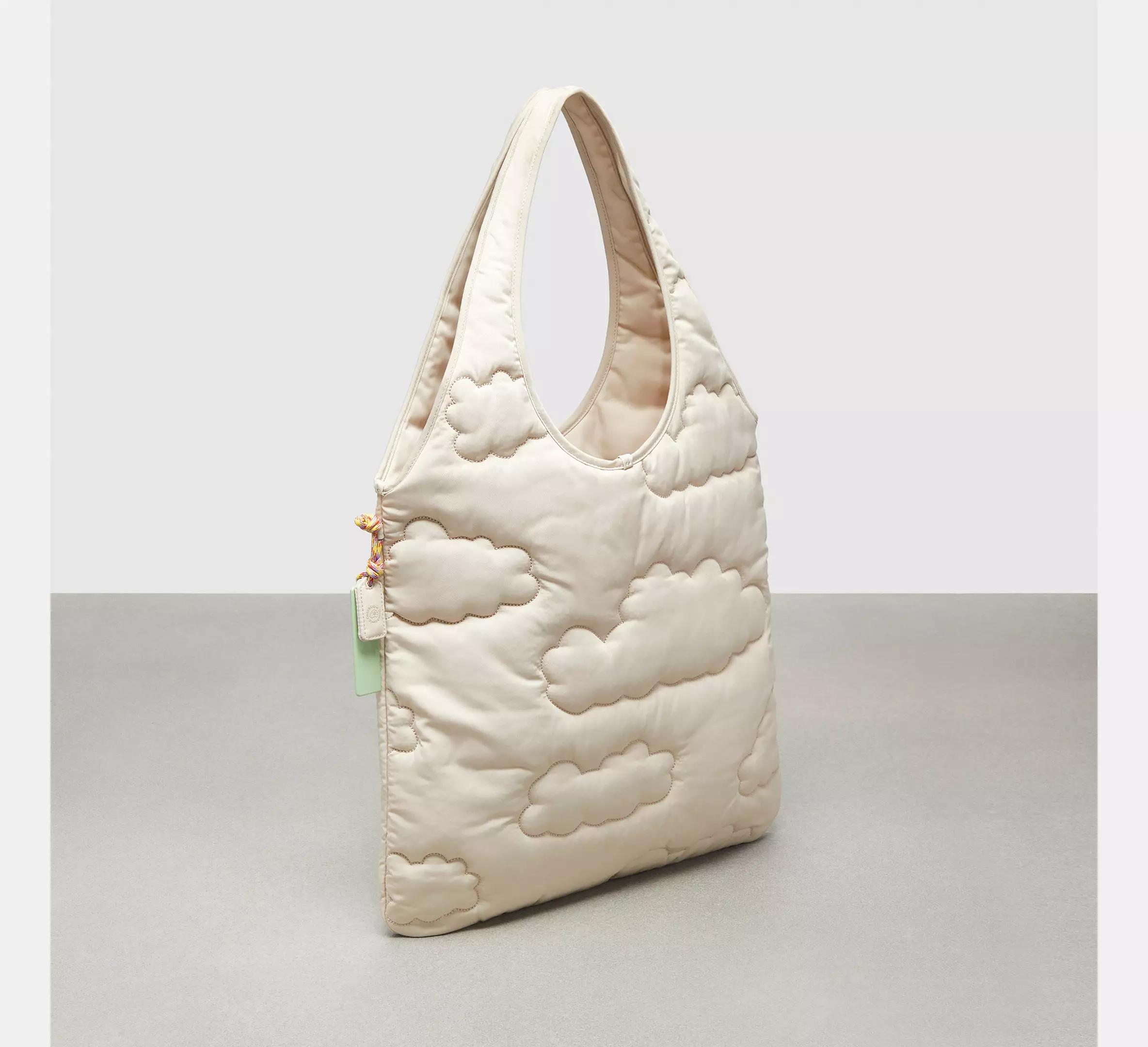 Túi Coach Coachtopia Loop Quilted Cloud Tote Nữ Trắng