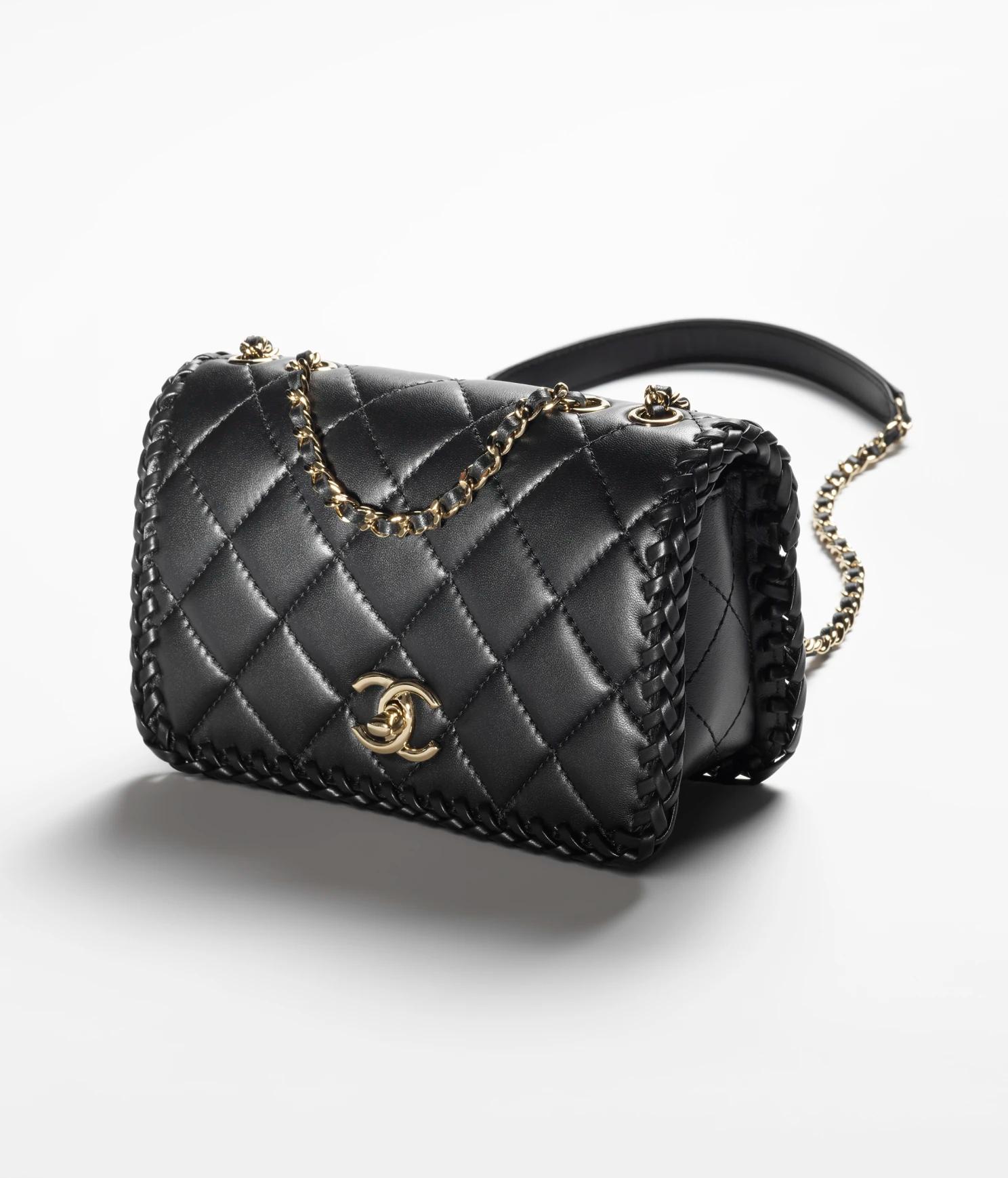 Túi Chanel Small Flap Bag Lambskin & Gold Metal Nữ Đen 