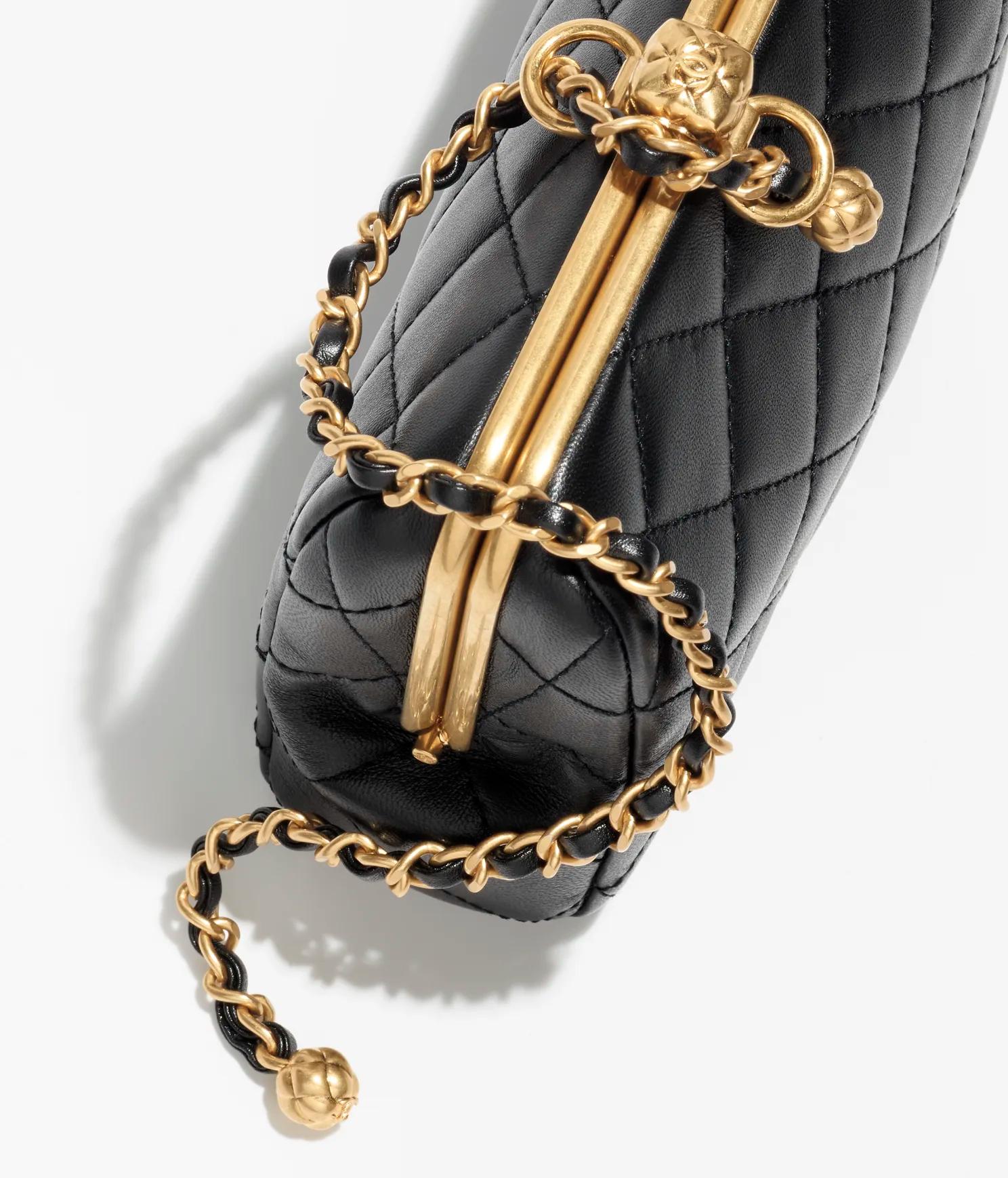 Túi Chanel Small Clutch Lambskin & Gold-Tone Metal Nữ Đen