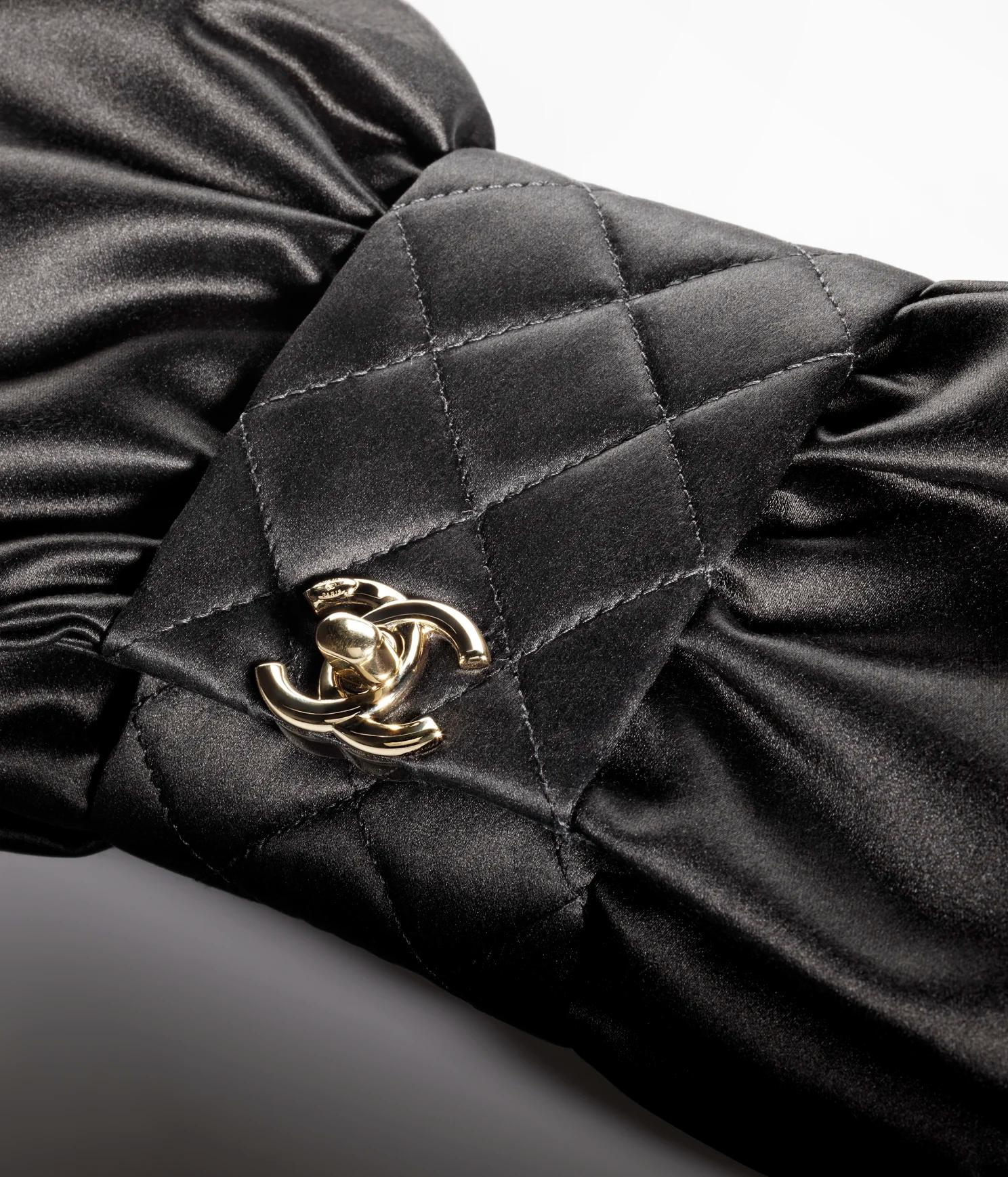 Túi Chanel Clutch Satin & Gold-Tone Metal Nữ Đen