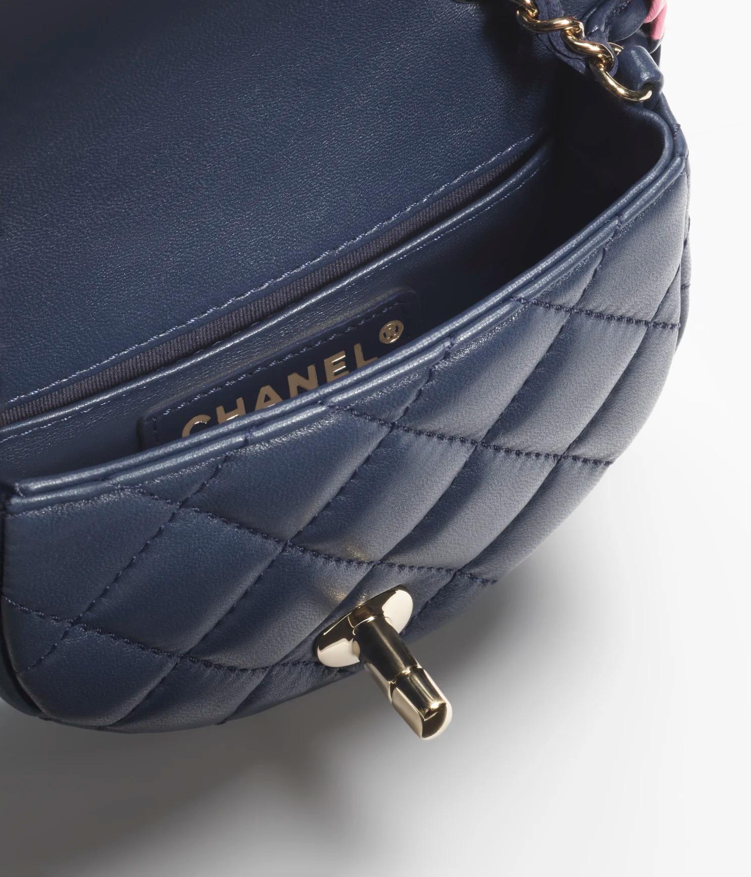 Túi Chanel Mini Messenger Bag Lambskin Nữ Xanh