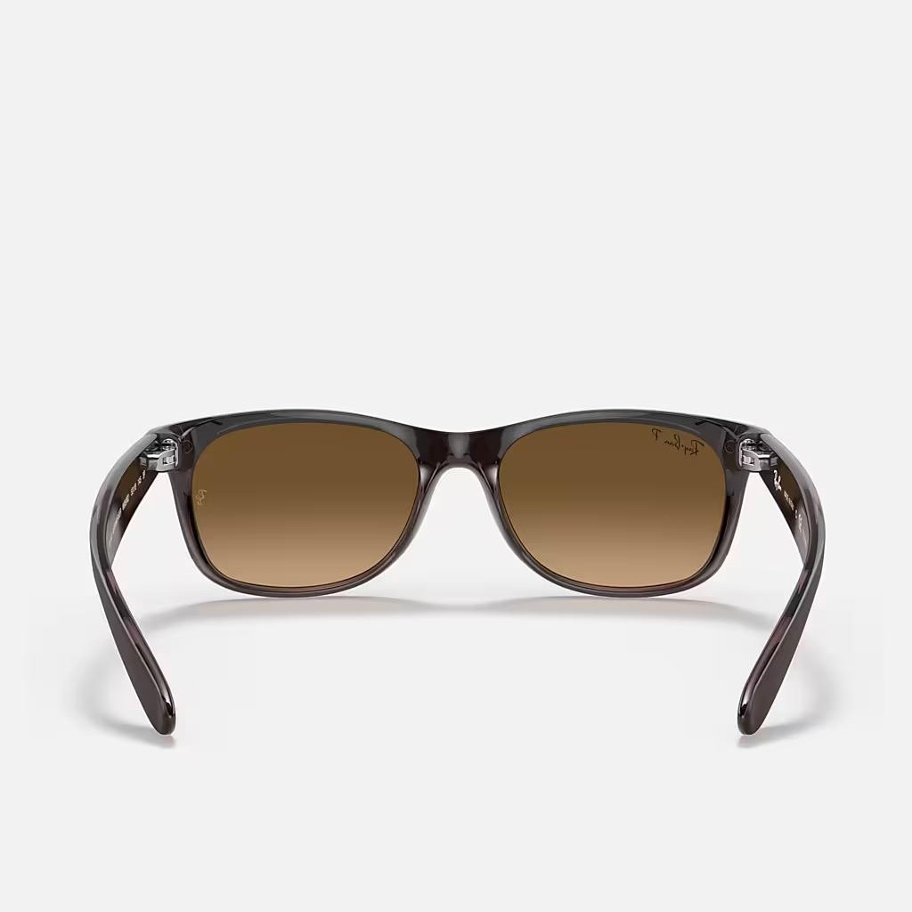 Kính Ray-Ban New Wayfarer Classic Polarized Nâu Nhám Trong