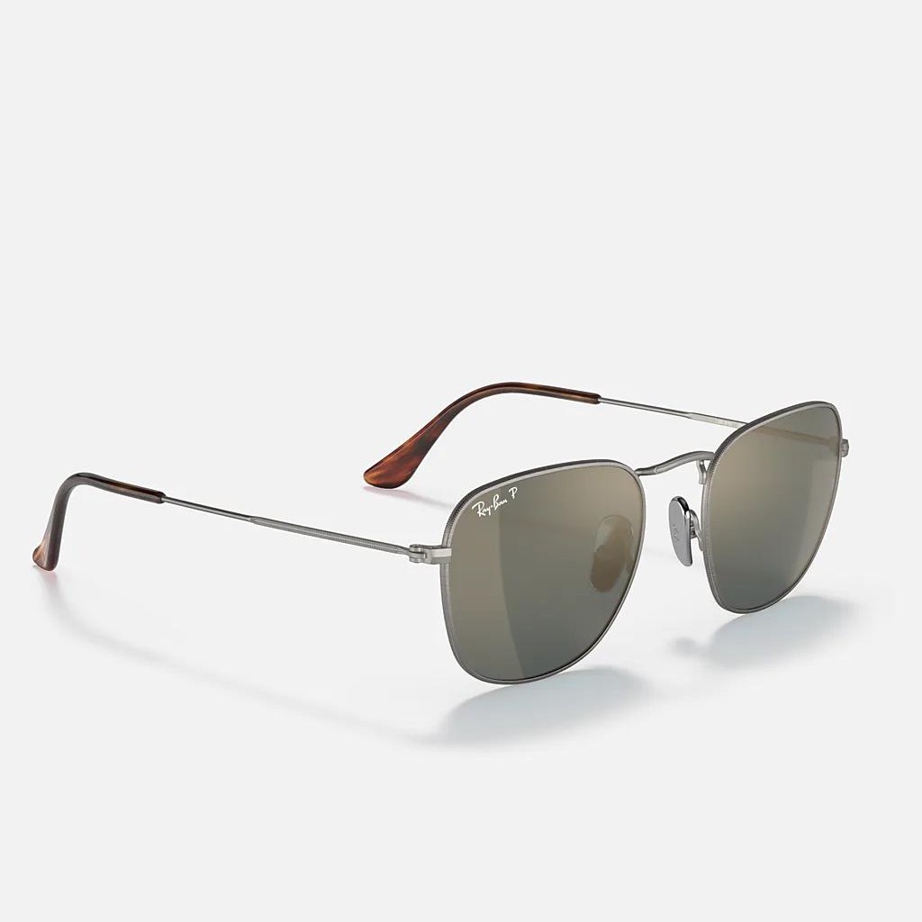 Kính Ray-Ban Frank Titanium Polarized Xám Xanh Dương