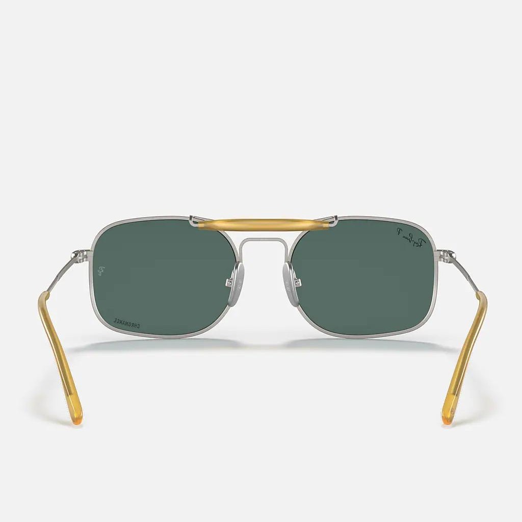 Kính Ray-Ban Rb8062 Titanium Polarized Xám Xanh Dương Sáng