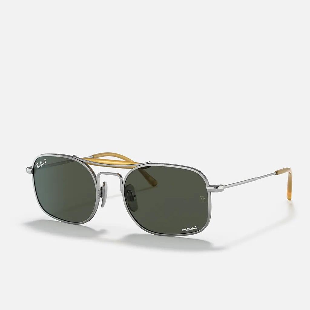 Kính Ray-Ban Rb8062 Titanium Polarized Bạc Xanh Lá Đậm