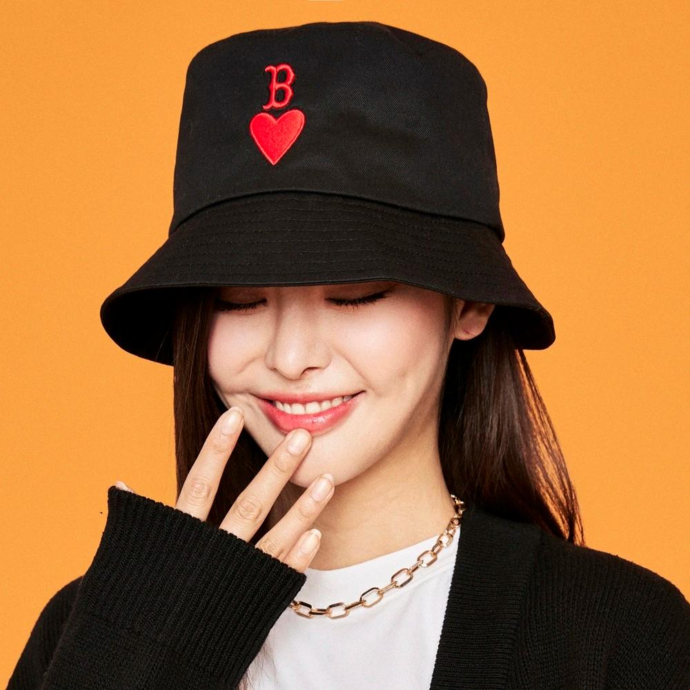 Nón MLB Heart Bucket Hat Boston Red Sox Đen Chữ Đỏ