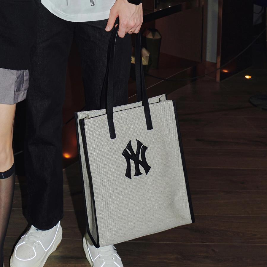 Túi MLB Basic Canvas Vertical Tote Bag New York Yankees Ghi