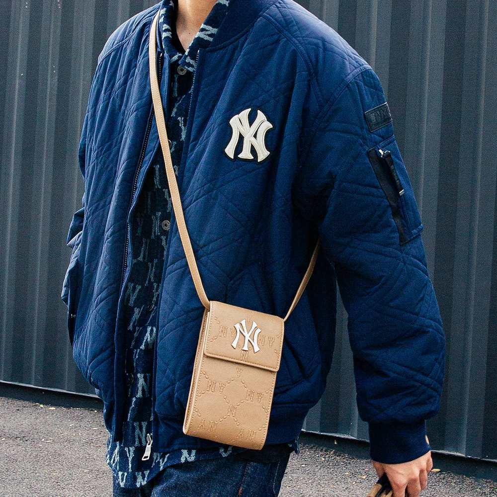 Túi MLB Dia Monogram Embo Phone Pouch New York Yankees Be