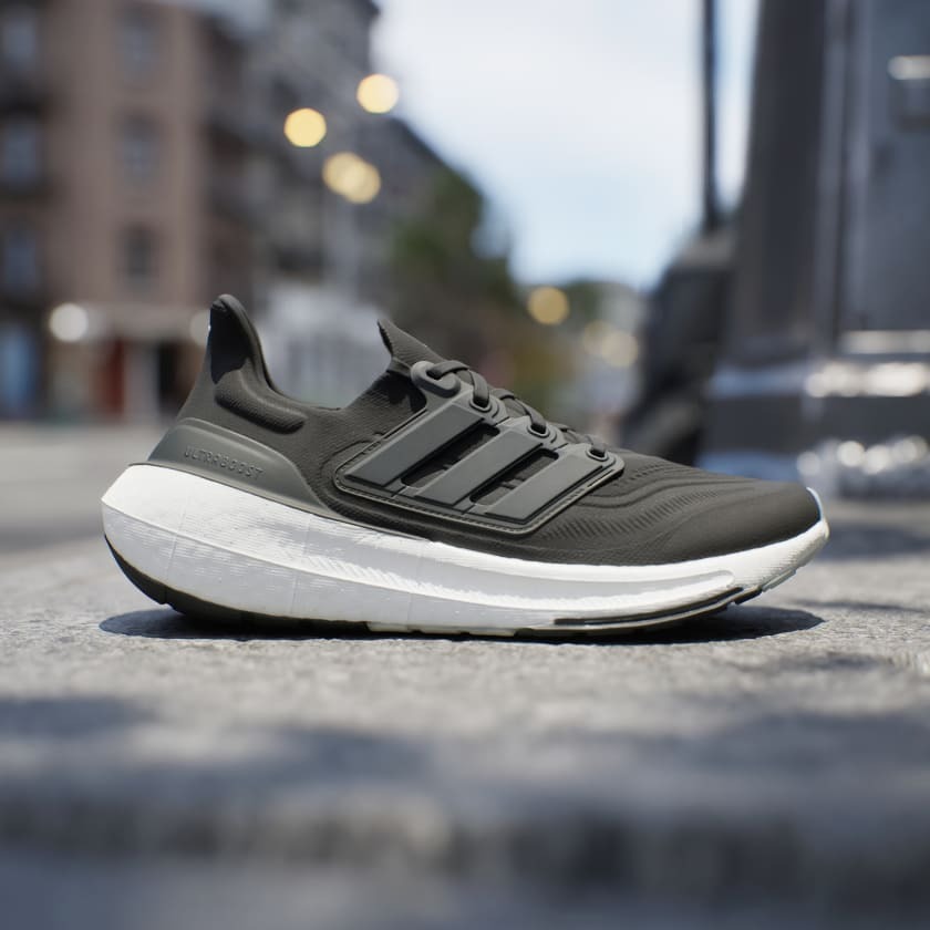 Giày Adidas Ultraboost Light Nam Đen Trắng