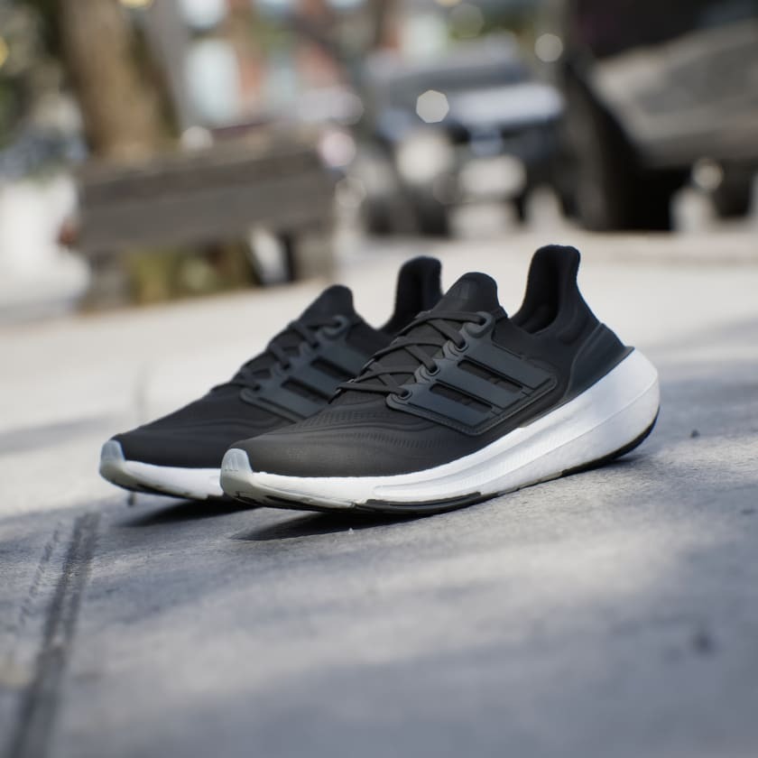 Giày Adidas Ultraboost Light Nam Đen Trắng