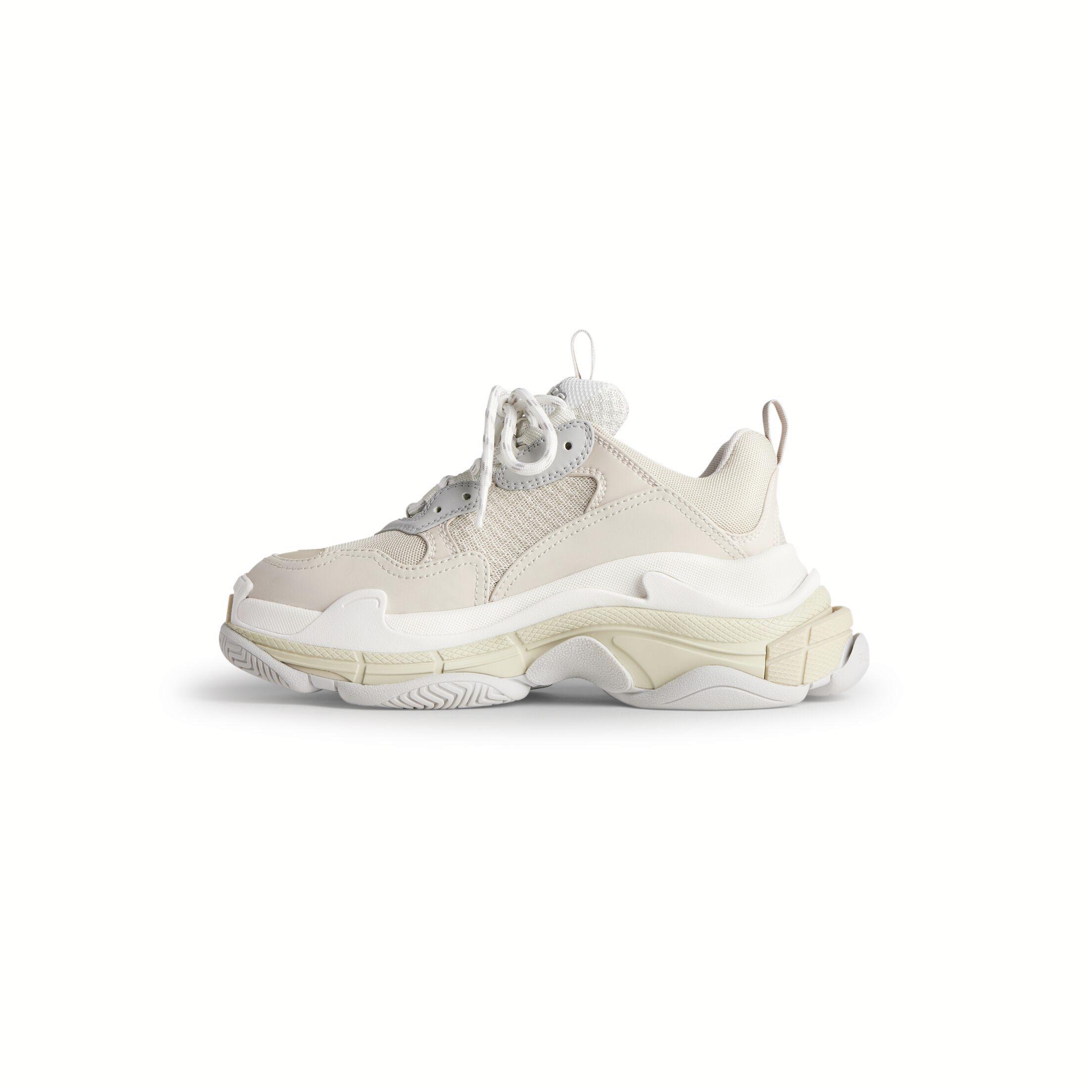 Giày Balenciaga Triple S Sneaker Nam Trắng Be