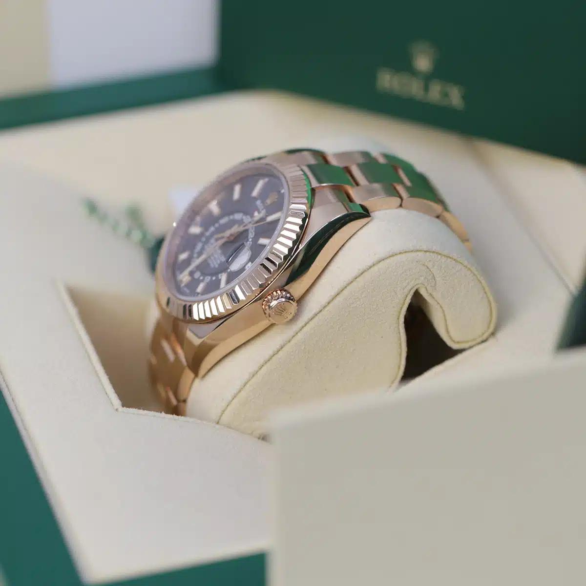 Đồng Hồ Rolex Sky-Dweller 326935 Index Dial 42mm Nam Vàng Hồng Xám Đen