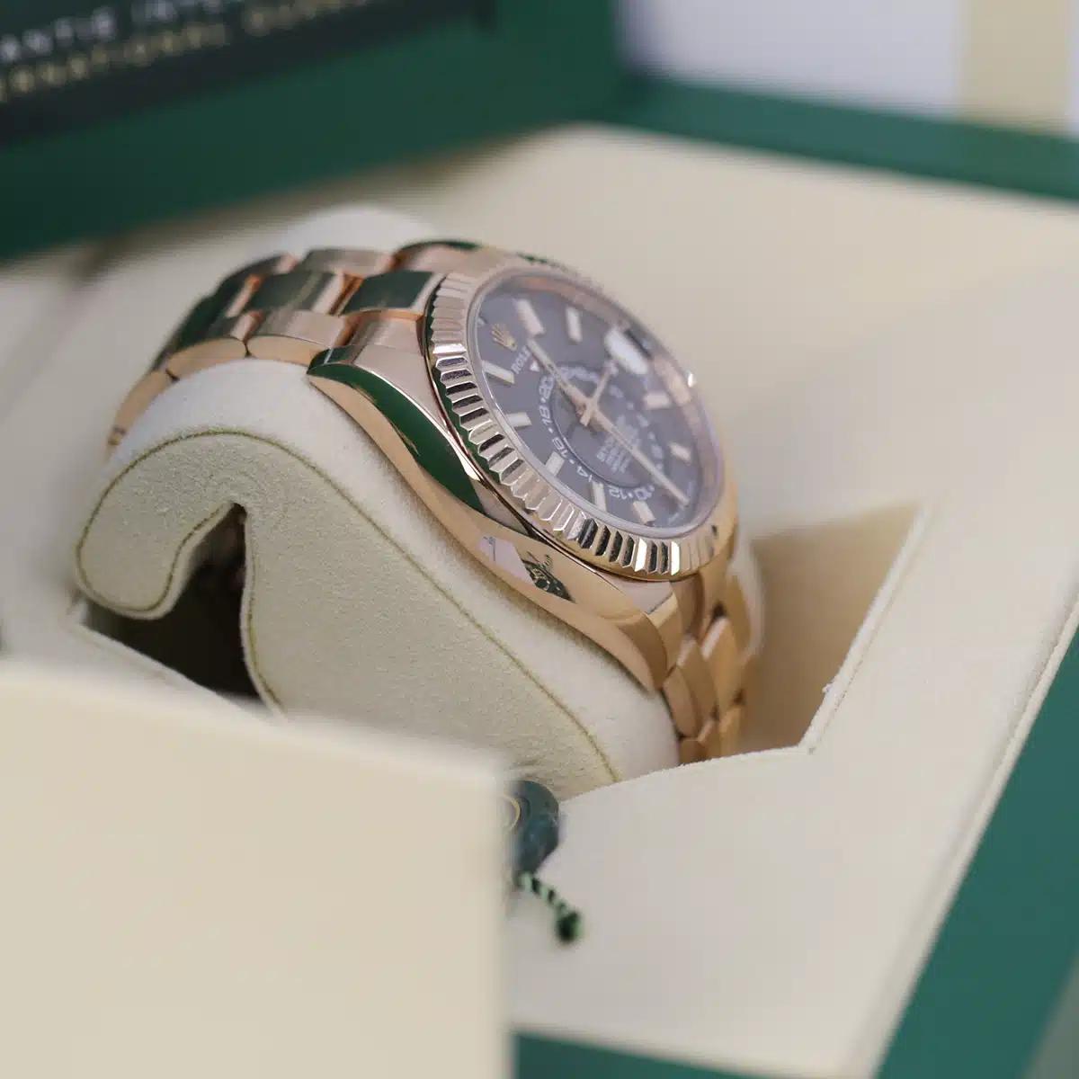 Đồng Hồ Rolex Sky-Dweller 326935 Index Dial 42mm Nam Vàng Hồng Xám Đen