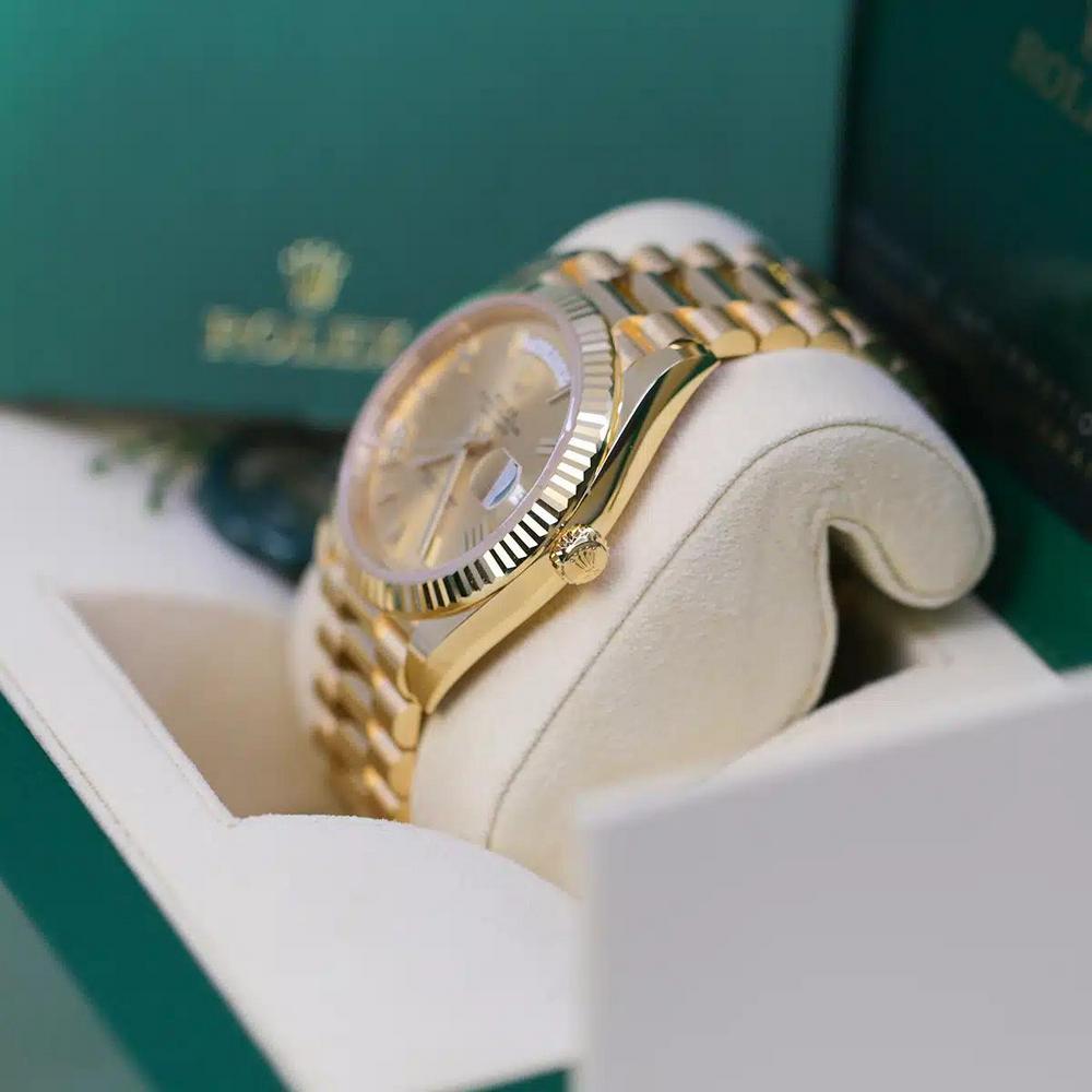 Đồng Hồ Rolex Day-Date 228238 Champagne Roman 40mm Nam Vàng