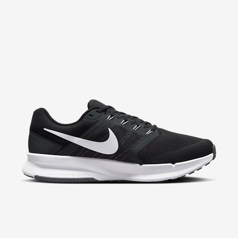 Giày Nike Run Swift 3 Nam Đen Trắng